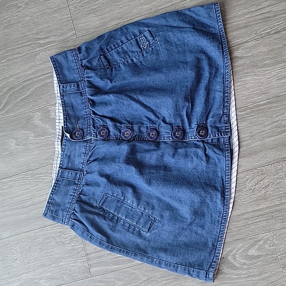 Juniors Fox Button down skirt size s